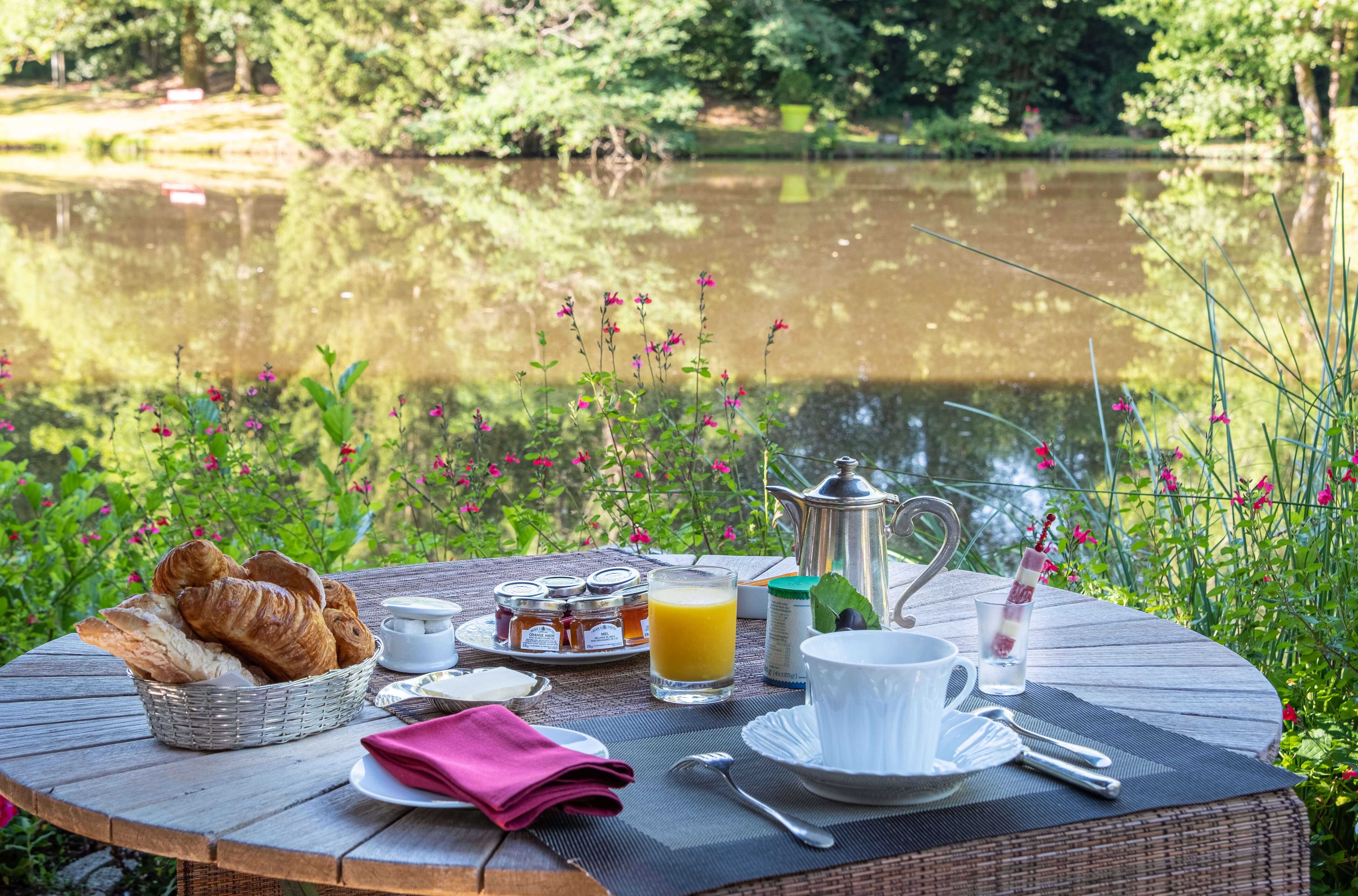 Petit-dejeuner du Moulin de la Gorce